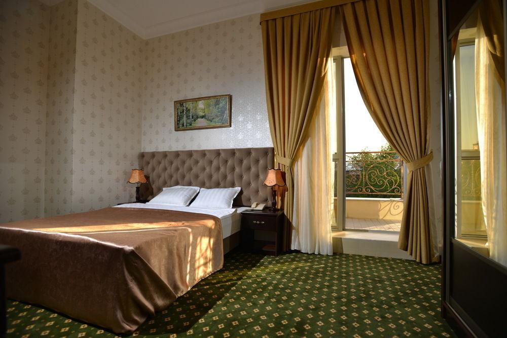 Gloria Hotel ทาชเคนต์ ภายนอก รูปภาพ