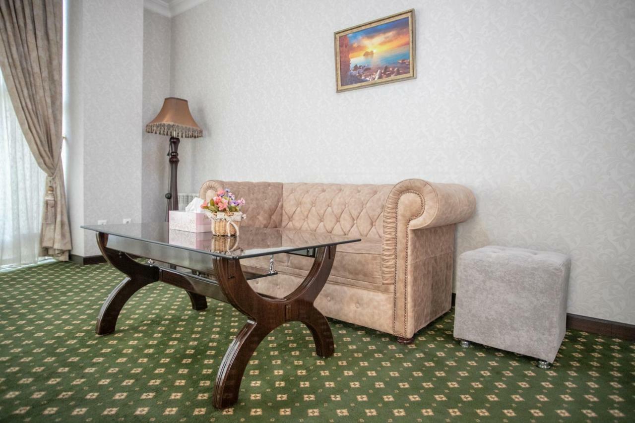 Gloria Hotel ทาชเคนต์ ภายนอก รูปภาพ